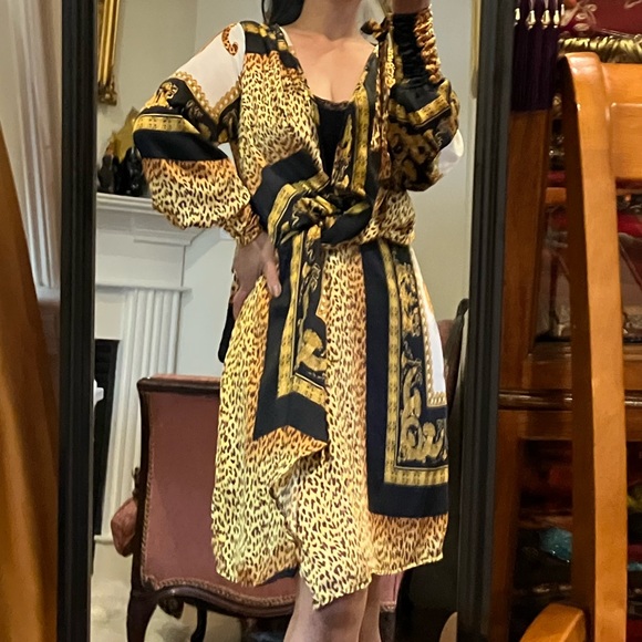 Classic women dress - Picture 2 of 7